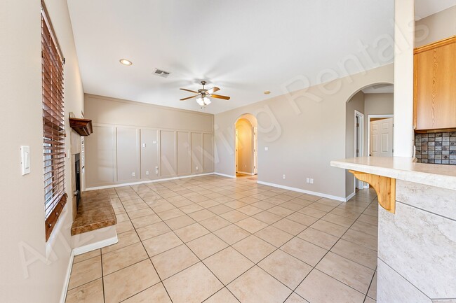 Building Photo - 2085 Alan Ladd Dr