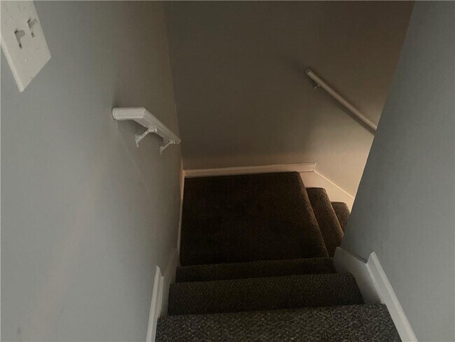Building Photo - 5322 Creekview Ln