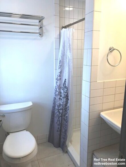 Building Photo - 144 Bowdoin St