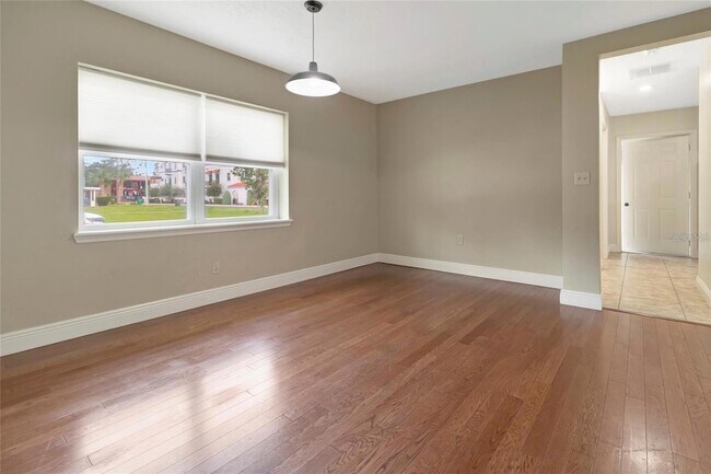 Building Photo - 205 S Woodland St
