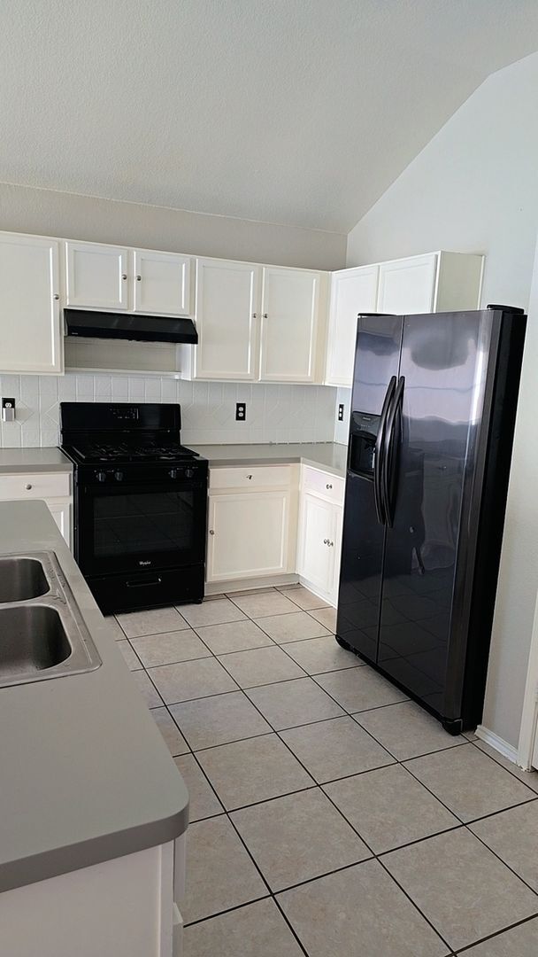 Building Photo - 4 Bedroom Single Family Home in Arlington....