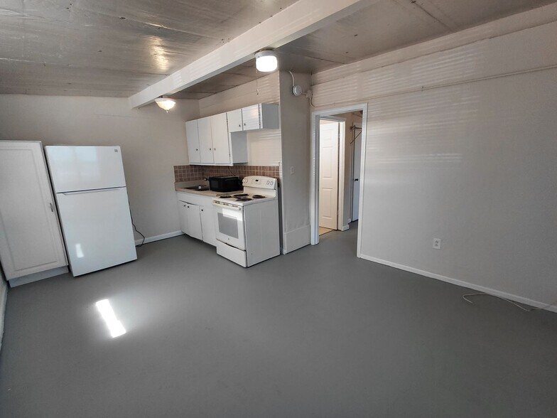 Building Photo - 2170-2172 Davis Court