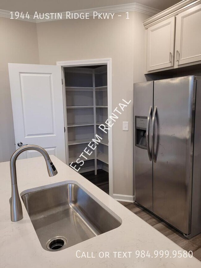 Building Photo - 1944 Austin Ridge Pkwy