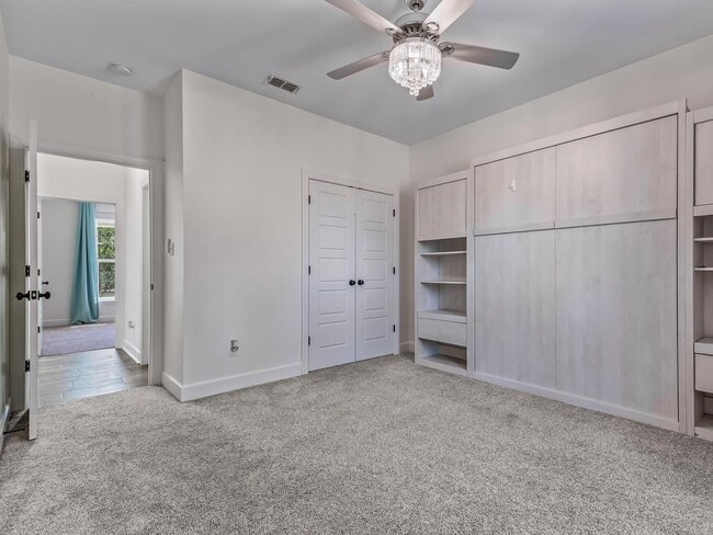 Building Photo - Private Home on 2 Acres Available Now!