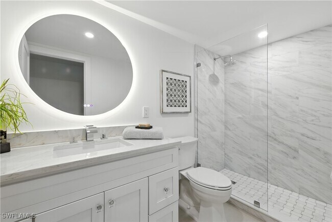 Building Photo - 3070 Gulf Shore Blvd N