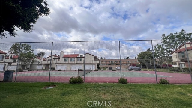 Building Photo - 1206 S Cypress Ave