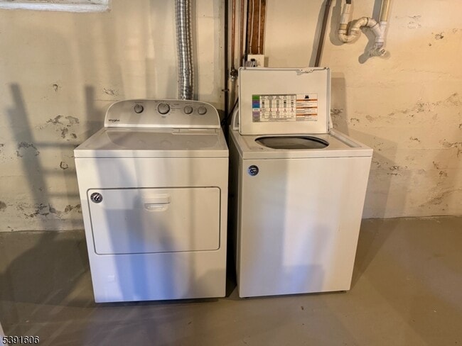 Building Photo - 73 Kiel Ave