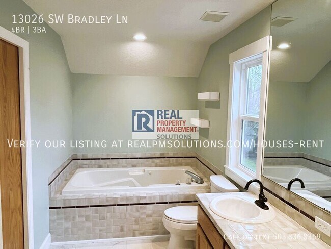 Building Photo - 13026 SW Bradley Ln