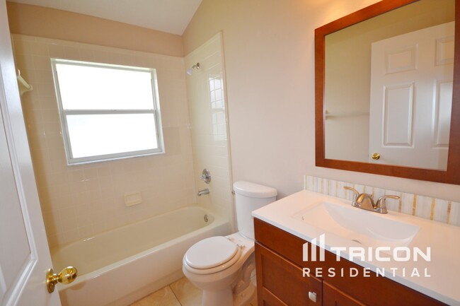 Building Photo - 6928 Jamestown Manor Dr