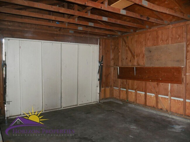 Building Photo - 1522 Los Robles Blvd