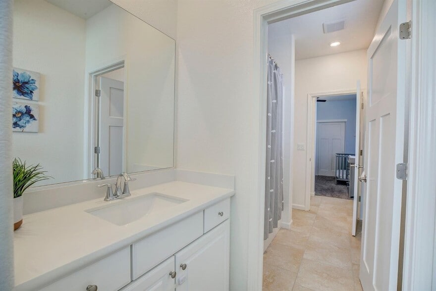 Building Photo - 4008 Gunnar Dr