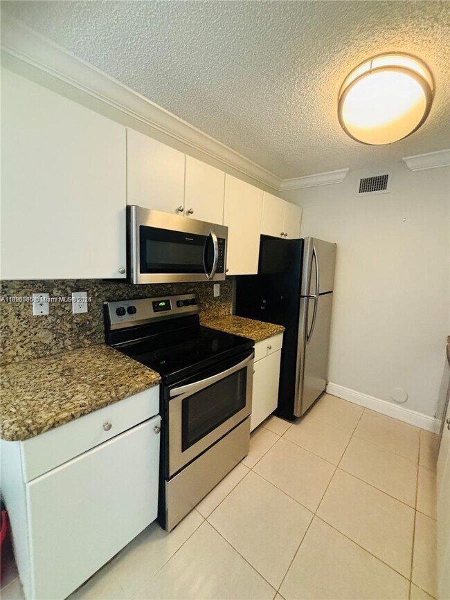 Building Photo - 4720 NW 97th Ct