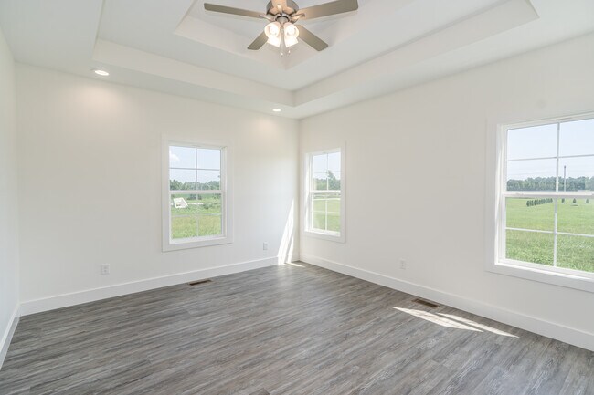 Building Photo - 147 Greenbriar Ln