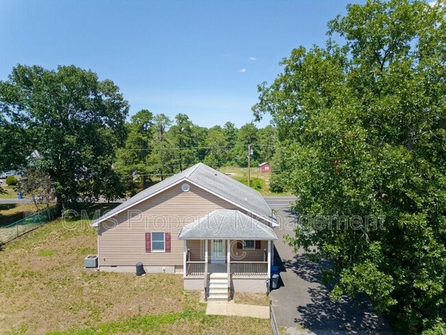Building Photo - 756 Lakehurst Rd