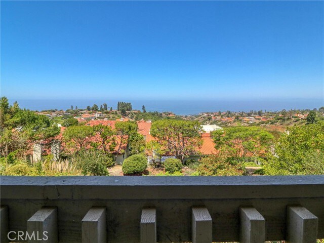 Building Photo - 6542 Ocean Crest Dr