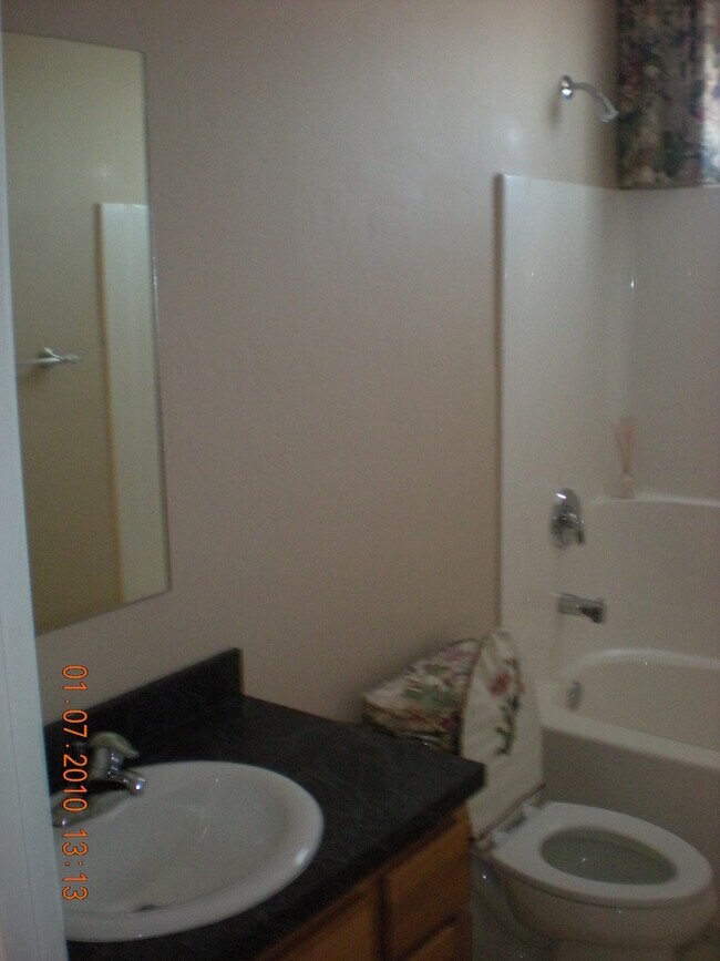 Building Photo - Beautiful 3 Bedroom 2 Bathroom House  **NE...