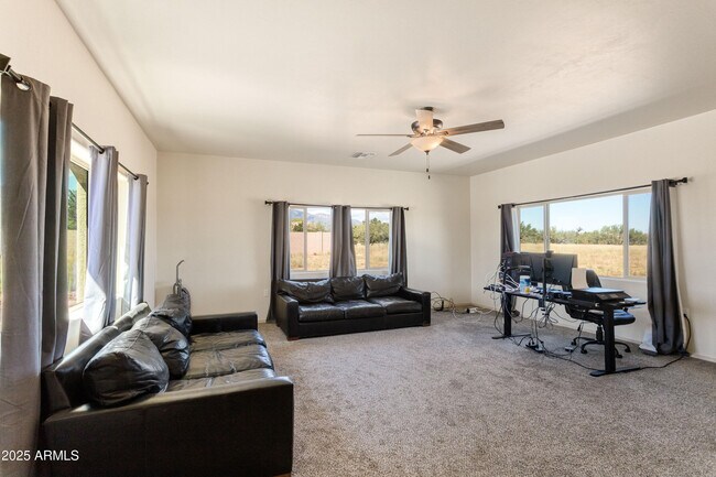 Building Photo - 8373 E Sunwing Ridge Dr