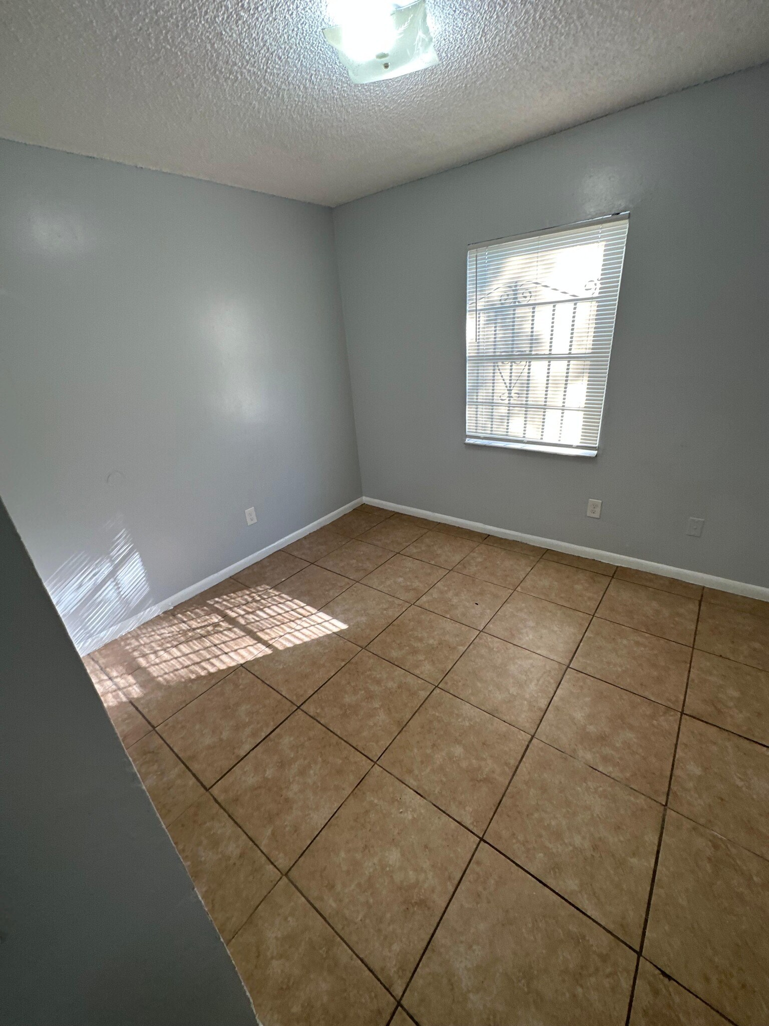 Building Photo - 712 Eaverson St