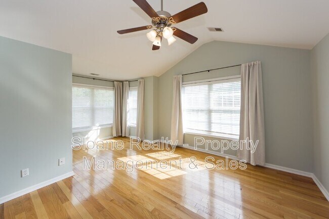 Building Photo - 112 Tanglewood Cir