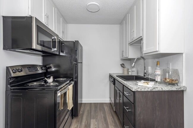 Primary Photo - Tall Timber Apartments