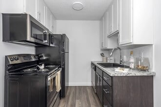 Building Photo - Tall Timber Apartments