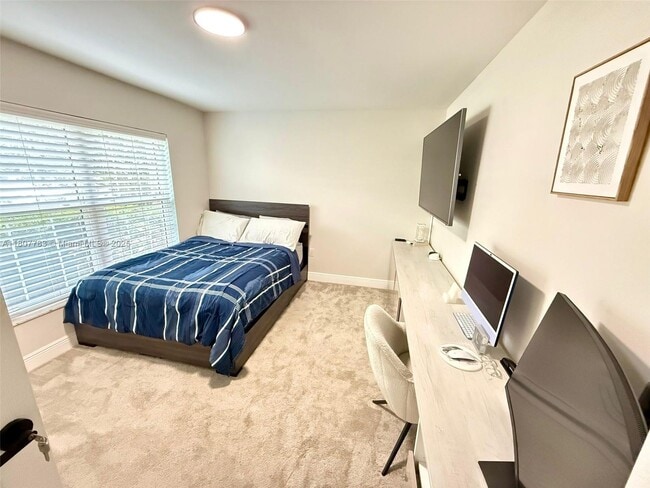 Building Photo - 300 Promenade Dr