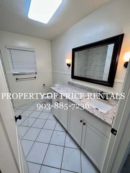 Bathroom - 624 Texas St