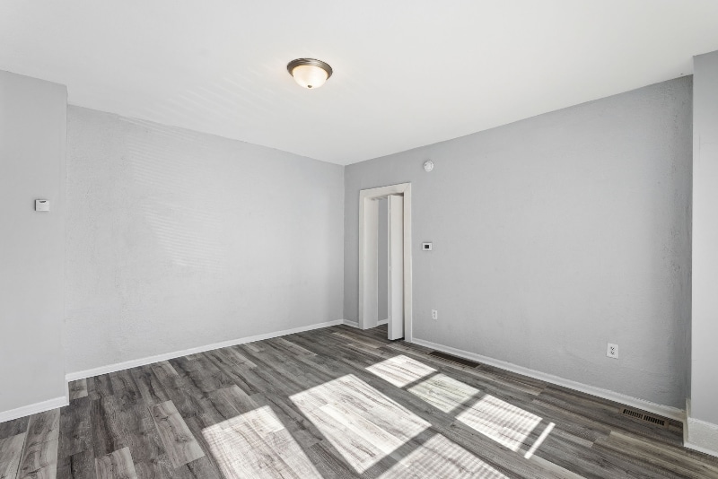 Building Photo - 851 S Millwood Ave