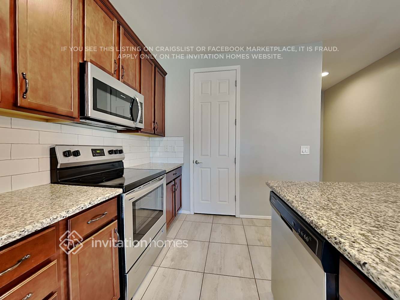 Building Photo - 4465 Kirkland Ave