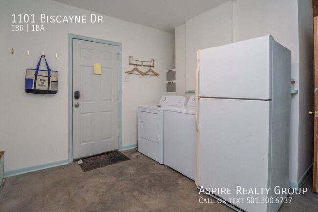 Building Photo - 1101 Biscayne Dr