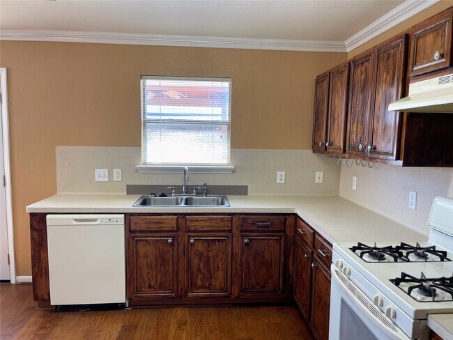 Building Photo - 15303 Kellerwood Dr