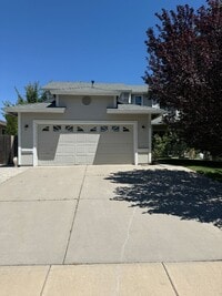 Building Photo - Coming Soon: Spacious 3BR/2.5BA Home in Northwest Reno
