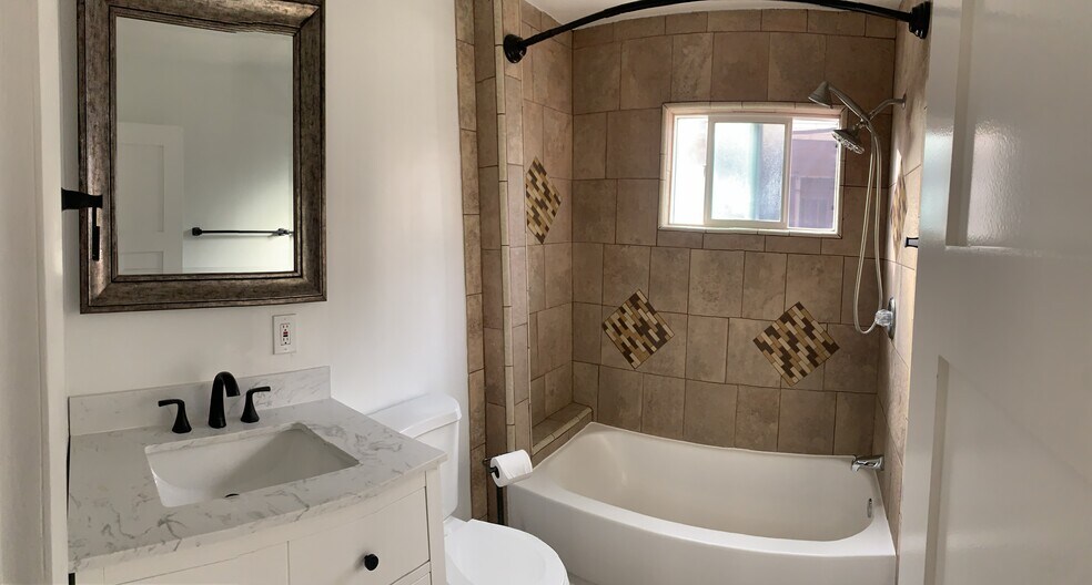 Bathroom - 3666 W 108th St