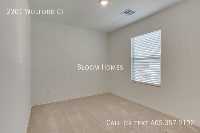 Building Photo - 2301 Wolford Ct