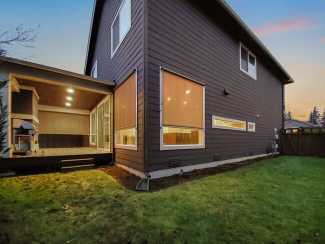 Building Photo - Luxury 2-Story house in private Cul de Sac