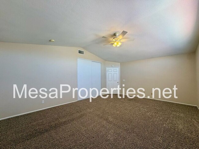Building Photo - 14383 La Crescenta Ave