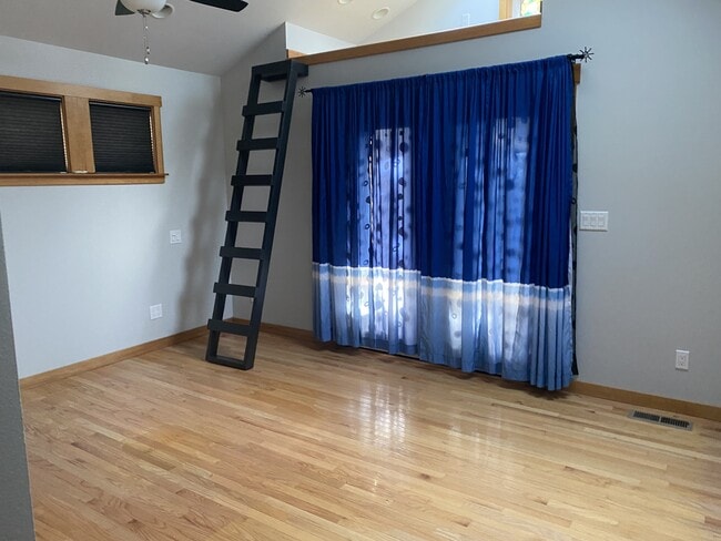 Building Photo - 1112 SW 12th St