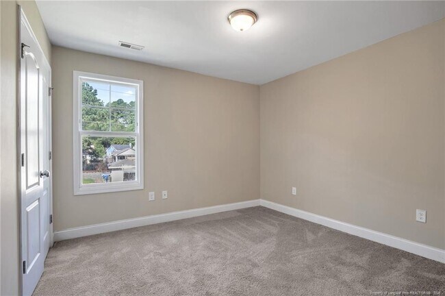 Building Photo - 2779 Rivercliff Rd