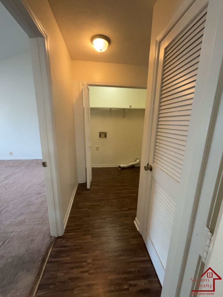 Building Photo - 409 Oriole Dr