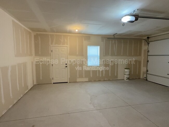 Building Photo - 2638-B 1/2 B 1/2 Rd