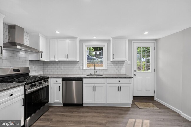 Building Photo - 4469 Silverwood St