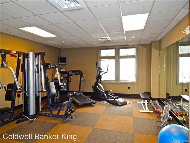 Building Photo - 2 br, 2 bath House - 21 Battery Park Avenue