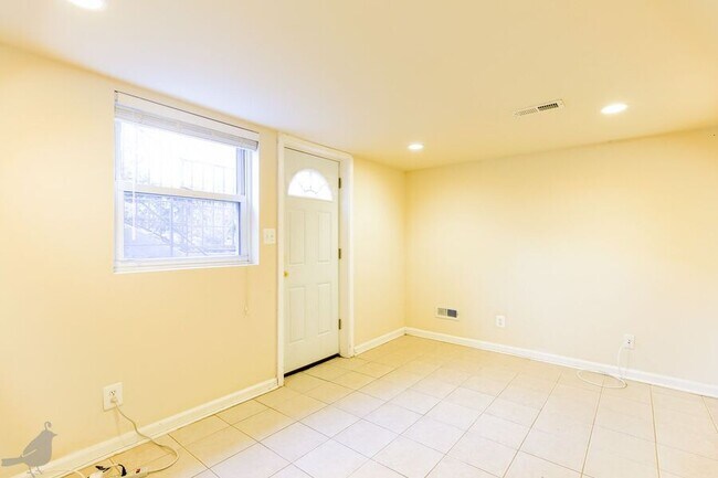 Building Photo - 3937 Ames St NE