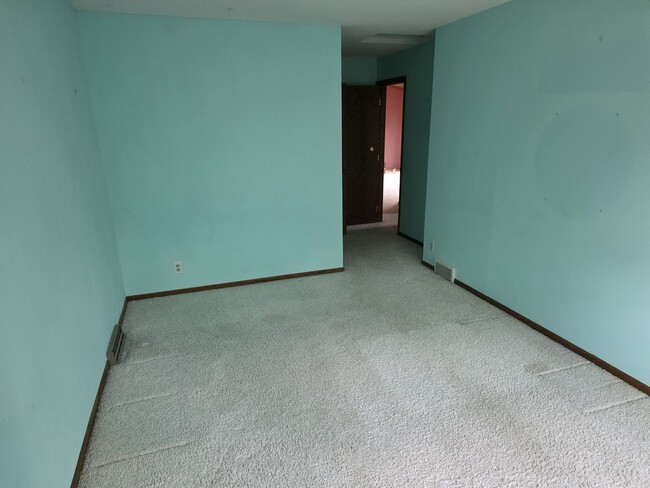 Building Photo - 4110 Juneau Ln N