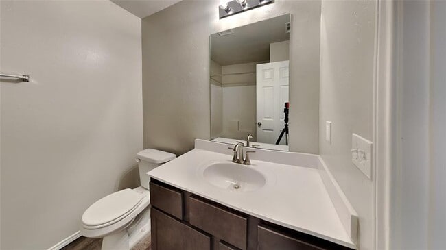 Building Photo - 332 Blue Dr