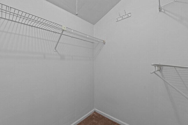 Building Photo - 405 Falling Ln