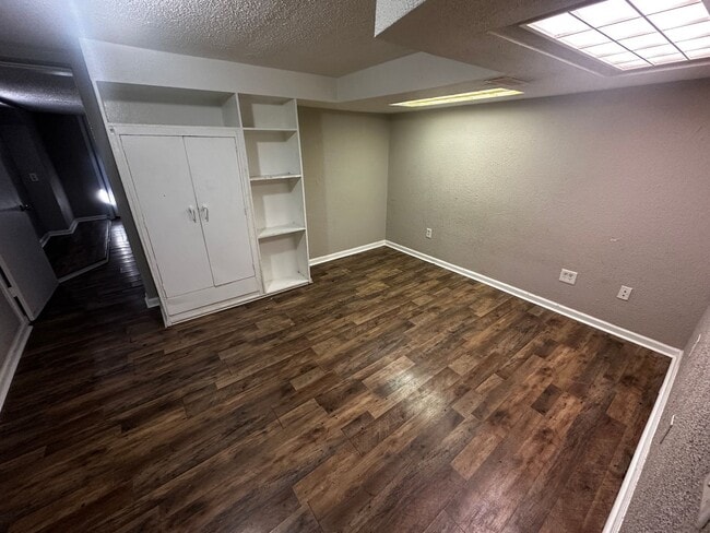 Building Photo - 708 Powell St