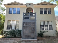 Building Photo - 515 E 8th St