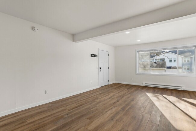 Building Photo - PropertyName