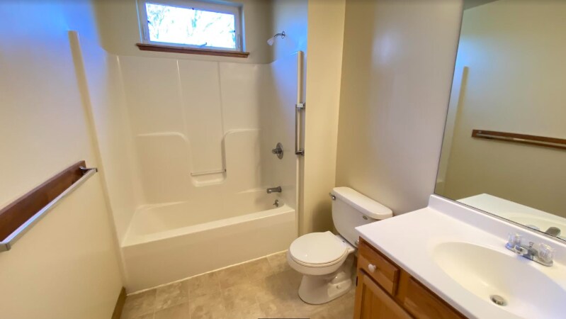 Building Photo - 525 Sir Benjamin Way